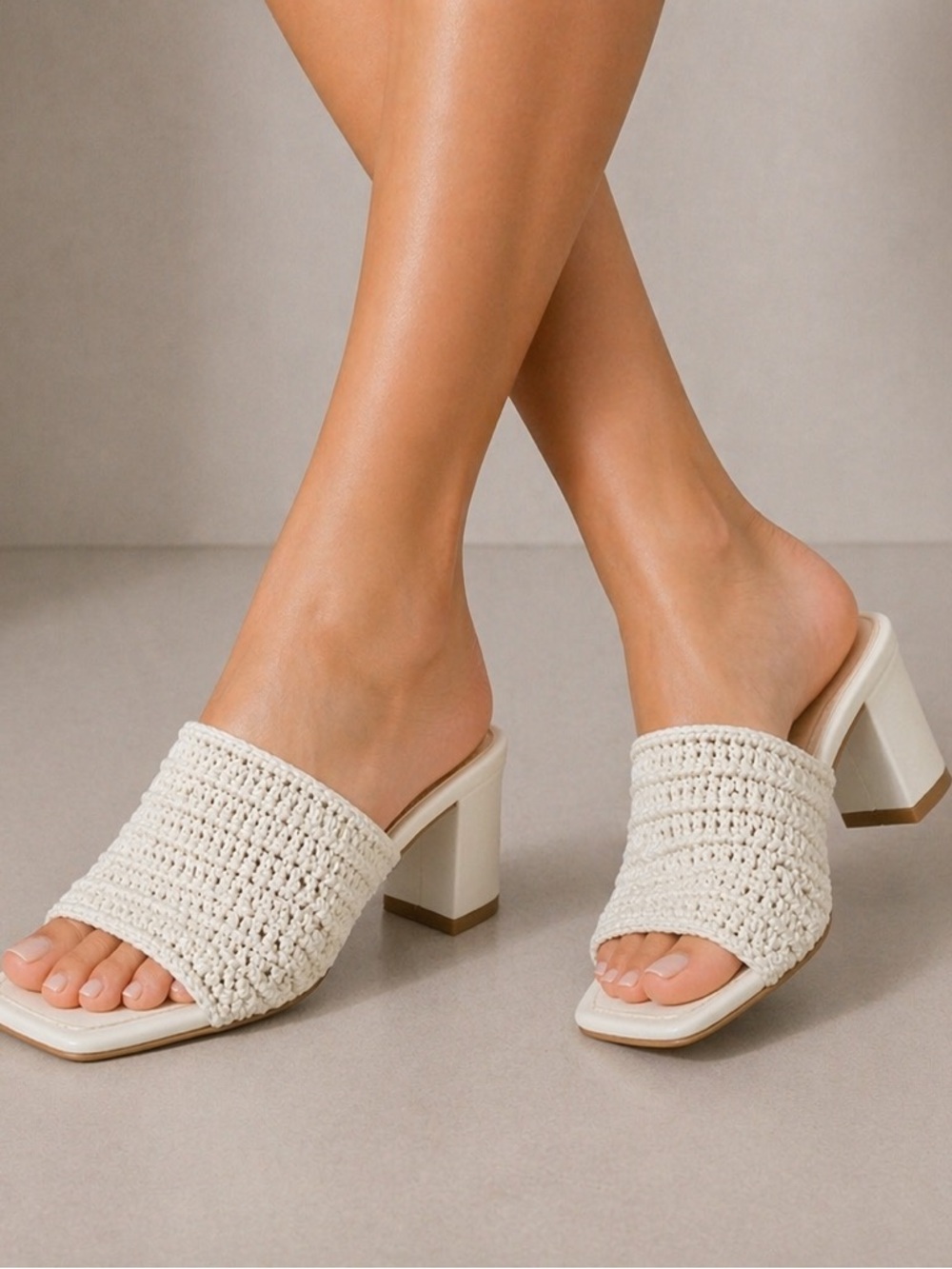 Marc Fisher White Woven Mule Sandals Size 8.5 Square Toe Slide Heels